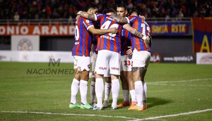 Versus / Estaba para irse, pero renovó por dos años y ahora "vive" lesionado en Cerro