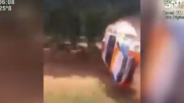 Agustín Alonso y Edgardo Galindo sufren accidente en el rally de Coronel Oviedo - SNT