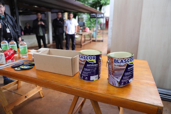 Entregan materiales para fabricar pupitres en la penitenciaria de CDE - La Clave