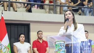 Abogado pide suspender al juez que ordenó borrar críticas a gobernadora en Facebook