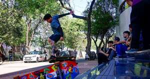 La Nación / “Honorable Skate”: A modo de protesta, convierten silla de diputado en patineta