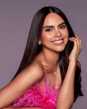 Naomi Méndez ya viajó rumbo a México para representarnos en el Miss Universo 2024 - Gente - ABC Color