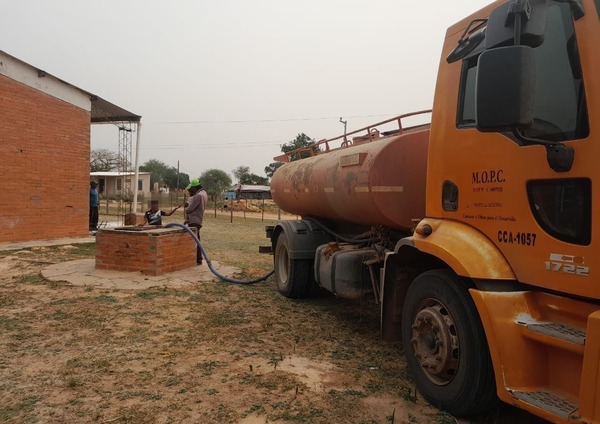 Pte. Hayes y Boquerón reciben más de 600 mil litros de agua