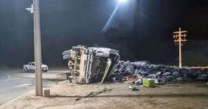 Diario HOY | Vuelco de camión carbonero deja saldo de un fallecido y un herido en Loma Plata
