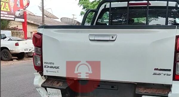 Conductor en estado de ebriedad choca contra patrullera
