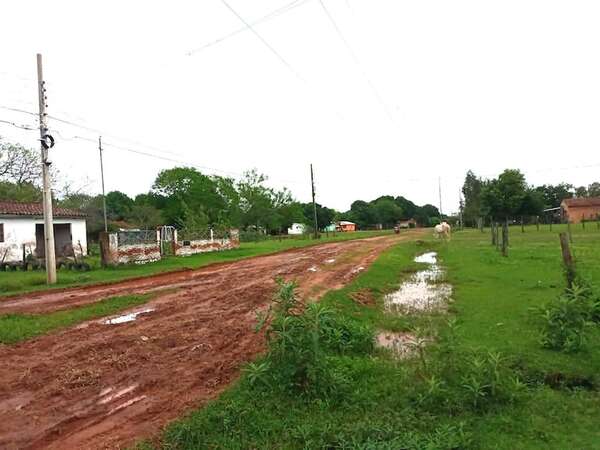 Carapeguá: solicitan reparación de camino en el casco urbano - Nacionales - ABC Color