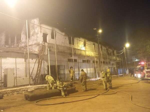 Incendio en el penal de Ciudad del Este: evaluarán seguridad estructural del pabellón afectado - ABC en el Este - ABC Color