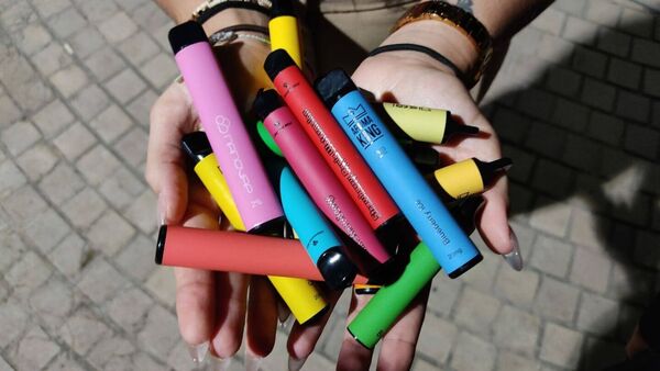 Alarma por el boom del vapeo en jóvenes: el doble de adictos que al tabaco