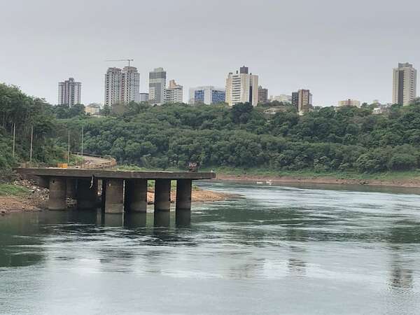 Nivel del río Paraná se mantiene bajo en zona de Triple Frontera - ABC en el Este - ABC Color