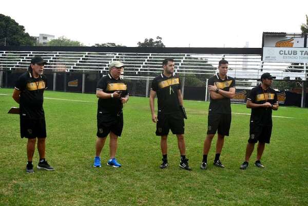 Robert Pereira ya no es el técnico de Tacuary - Fútbol - ABC Color