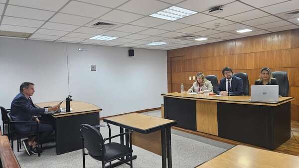 Intendente de Puerto Casado recusa al Tribunal para evitar juicio - Política - ABC Color
