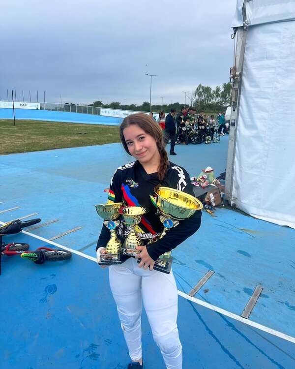 Paraguayos bañados en oro en la Copa Latinoamericana de Ciclismo BMX - Polideportivo - ABC Color