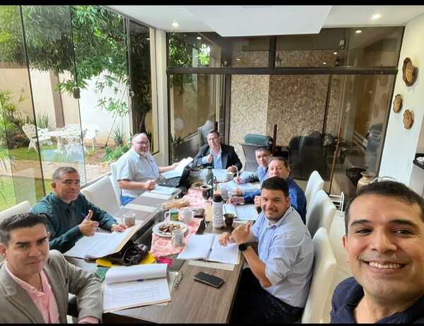 Reuniones de concejales en la casa del intendente crean suspicacias sobre negociados y “cocinadas” - La Clave