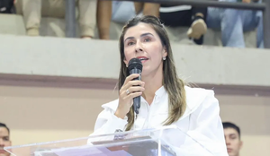 Juez ordena a usuaria eliminar su perfil en Facebook por críticas a gobernadora de Paraguarí - Noticiero Paraguay