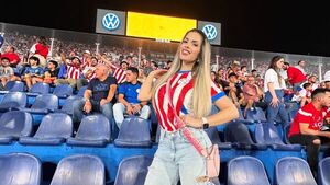 Madrina de la Albirroja: "Sé que con este equipo lo lograremos ir al Mundial"