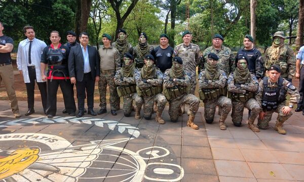 Nuevos egresados del curso de Operaciones Tácticas en Alto Paraná