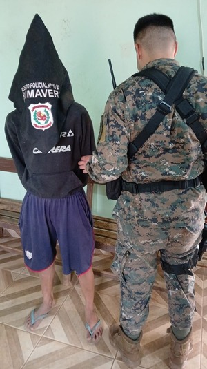 Joven detenida por presunta violencia familiar en Barrio Primavera