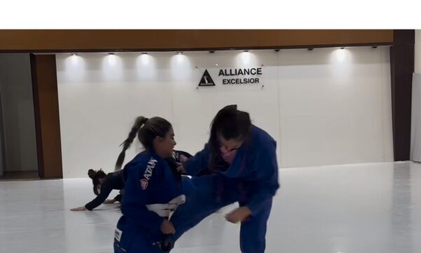 (VIDEO)¡Cháke! Maga Caballero retomó clases para dar patadas y puños