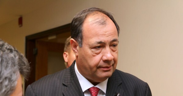 Afara y Rivas se disputan Tomás Romero Pereira y el cartismo blinda al padre del senador para que no lo echen