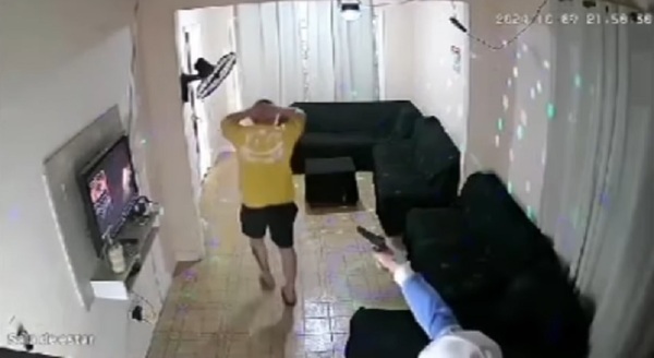 Delincuentes tomaron por asalto casa de citas en Ciudad del Este - trece