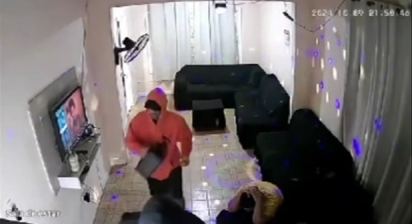 Entre tres atracaron una casa de citas en el Este del país - Unicanal