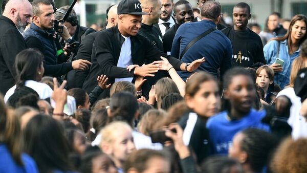 Mbappé "no está nunca solo", asegura una de sus abogadas