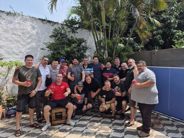 Excampeones de rugby de UAA y la URP volvieron a reunirse 27 años después - Polideportivo - ABC Color