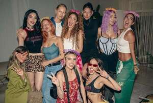 ¡Mirá las fotos de la “fiesta de soltera” de Shakira con Belinda, Lele Pons, Miss Universo y otras famosas!  - Gente - ABC Color