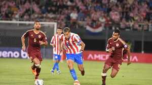 Primer tiempo complicado para la Albirroja
