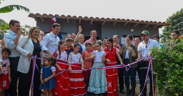 La Nación / El MUVH entrega viviendas a 358 familias de Caaguazú