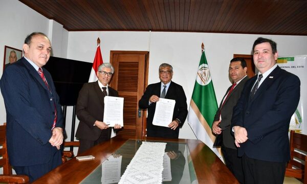 UNE firma convenio con CETI S.A.