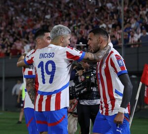 Versus / ¡A pura valentía! Triunfazo de Paraguay para meterse en zona mundialista