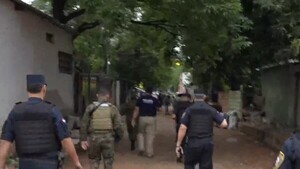 Operativo contra microtráfico con 400 policías en Lambaré: Caen cabecillas e incautan drogas