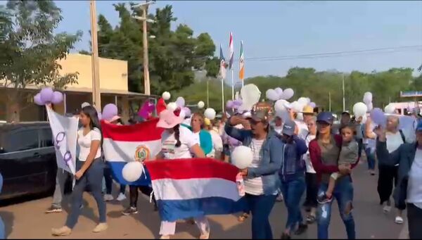 Pobladores de Arroyito se manifiestan contra la violencia hacia mujeres