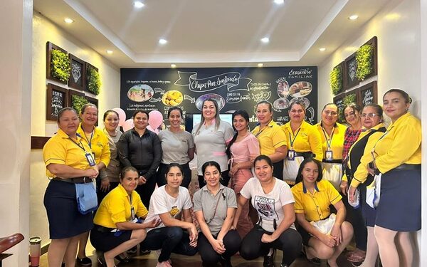 Jornada de prevención del cáncer de mama concientiza a funcionarias de chipería de Minga Guazú