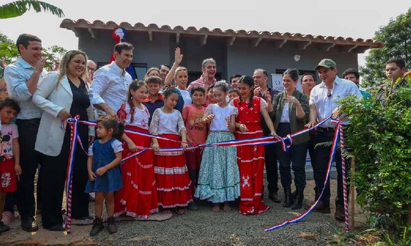 Entregaron viviendas a 358 familias de Caaguazú – Prensa 5