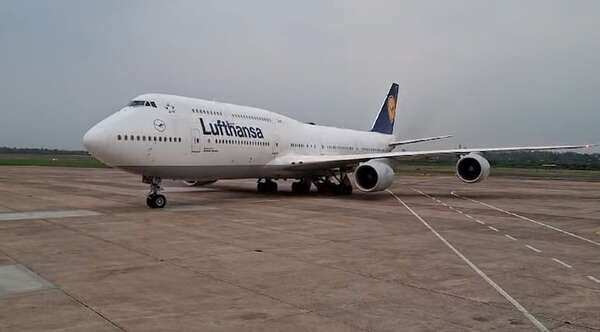 El inesperado aterrizaje de un vuelo de Lufthansa con más de 300 pasajeros en el Silvio Pettirossi - Nacionales - ABC Color