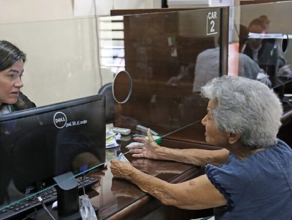 Ley de pensión universal para adultos mayores sería promulgada la próxima semana · Radio Monumental 1080 AM