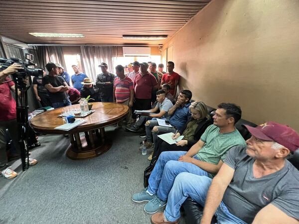 MAG gestiona comercialización de tomates y refuerza compromiso del Gobierno contra el contrabando - .::Agencia IP::.