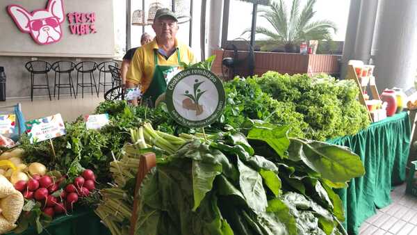 Familias de Central ofertan productos frescos del campo en el Multiplaza - .::Agencia IP::.