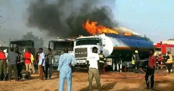 La Nación / Explosión de camión de combustible deja casi 100 muertos en Nigeria