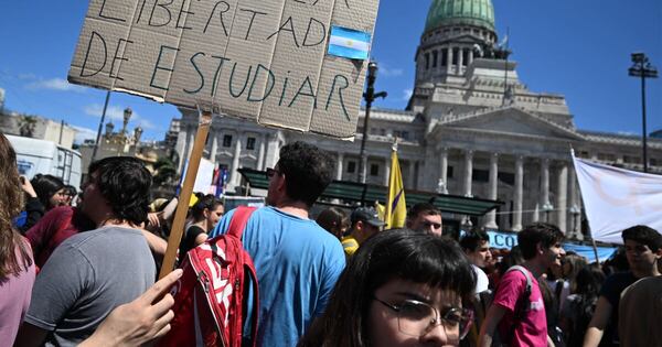 La Nación / “La universidad pública no se toca”, dijo Milei, pero no cederá a reclamos