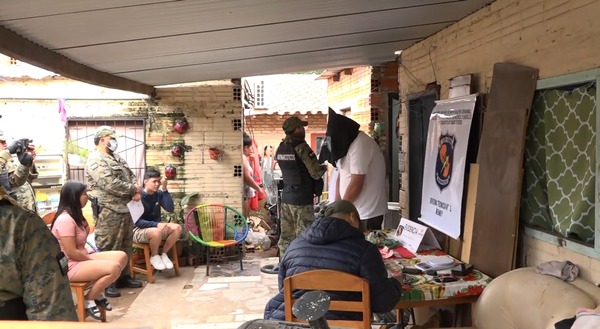 Más de 3.300 dosis de crack y dos detenidos en procedimiento policial en Lambaré - .::Agencia IP::.