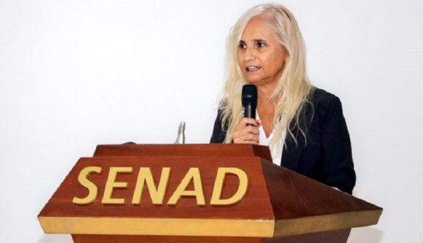 Exministra de la SENAD queda sin guardias y teme por su vida