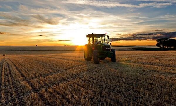 Los tractores lideran las ventas en el mercado de máquinas agrícolas