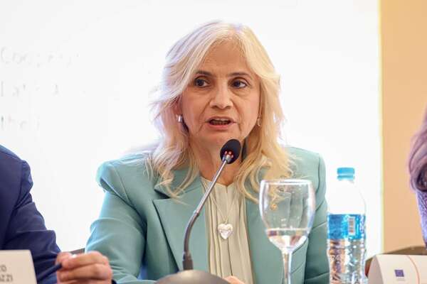 Anuncian acciones judiciales y denuncia internacional si no devuelven custodia a exministra de Senad - Política - ABC Color