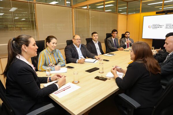 Anuncian mayores incentivos para la compra de vehículos eléctricos e híbridos - .::Agencia IP::.