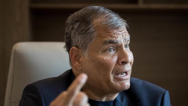 Correa responde a prohibición de ingreso a EEUU: "Para mí es una condecoración imperial"