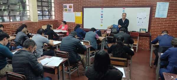 Concurso docente: reiteran pedido para revisar evaluaciones tras aplazos masivos - Nacionales - ABC Color