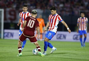 Versus / Cerro "saca" pecho por los canteranos presentes en la victoria albirroja